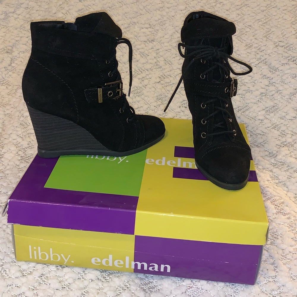 Libby Edelman Black Wedges